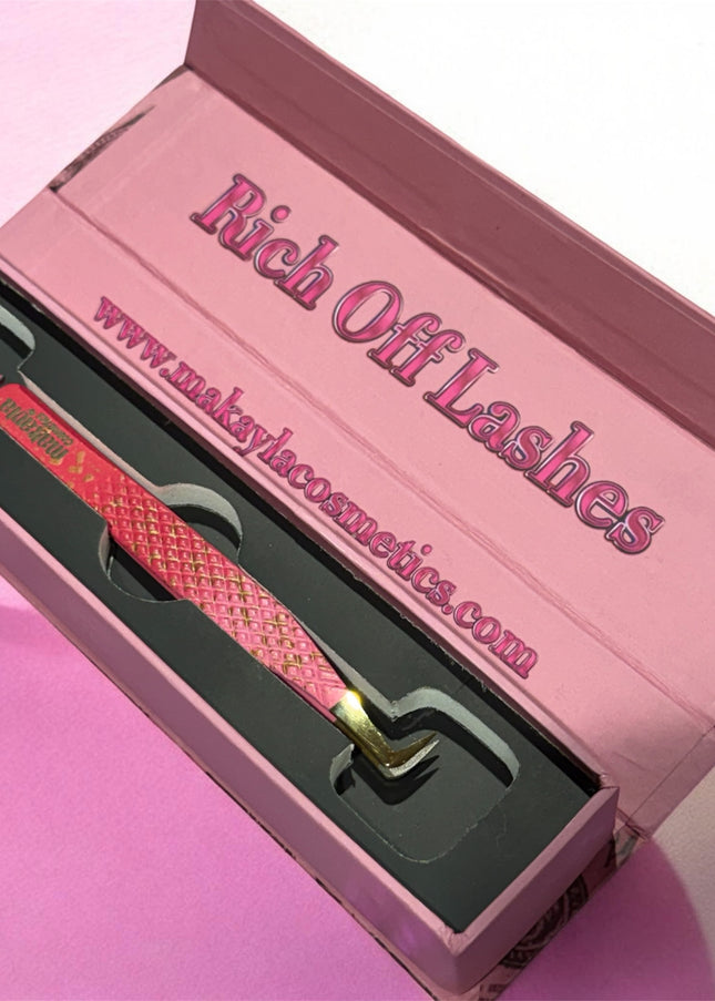 💋Rich Off Lashes + box