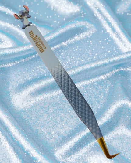 🩵 Stitch tweezer + box