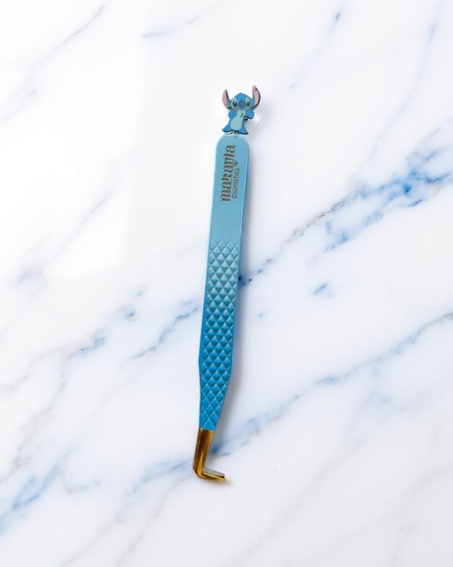 🩵 Stitch tweezer + box
