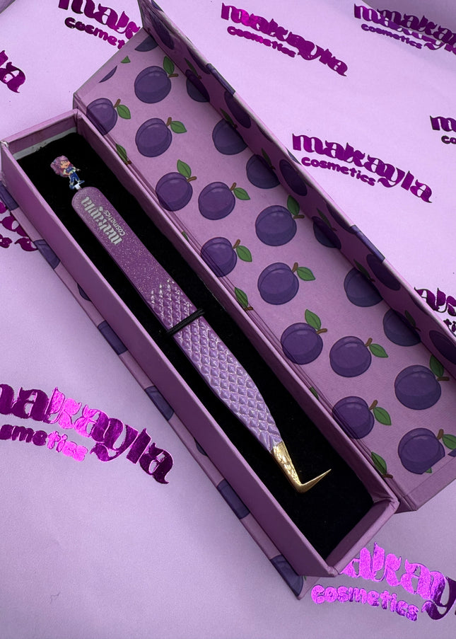 🍇 Plum Puddin’ Tweezers + Luxury Box – Strawberry Shortcake Collection