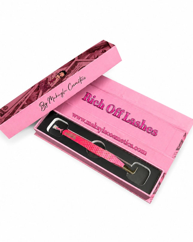 💋Rich Off Lashes + box