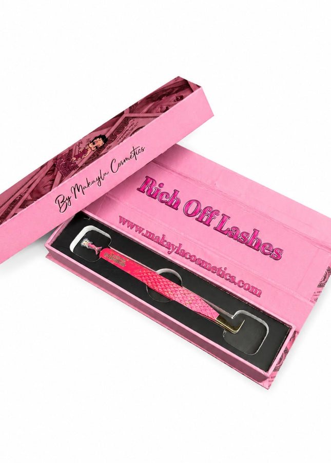 💋Rich Off Lashes + box